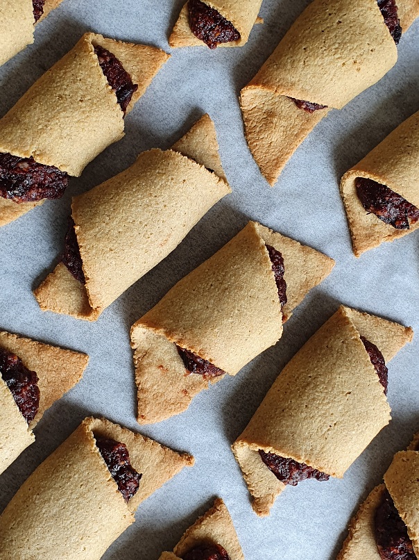 Cornulețe din ovăz cu magiun si nuci, fără gluten, fără zahăr